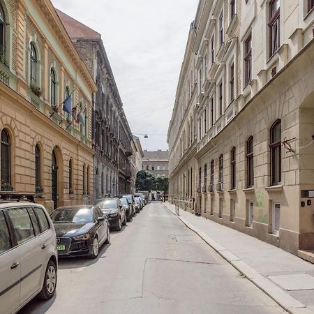 Two-Bedroom Apartment Next To Music Academy Budapeszt Zewnętrze zdjęcie