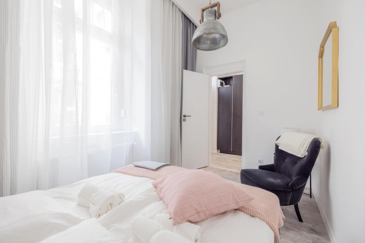 Two-Bedroom Apartment Next To Music Academy Budapeszt Zewnętrze zdjęcie