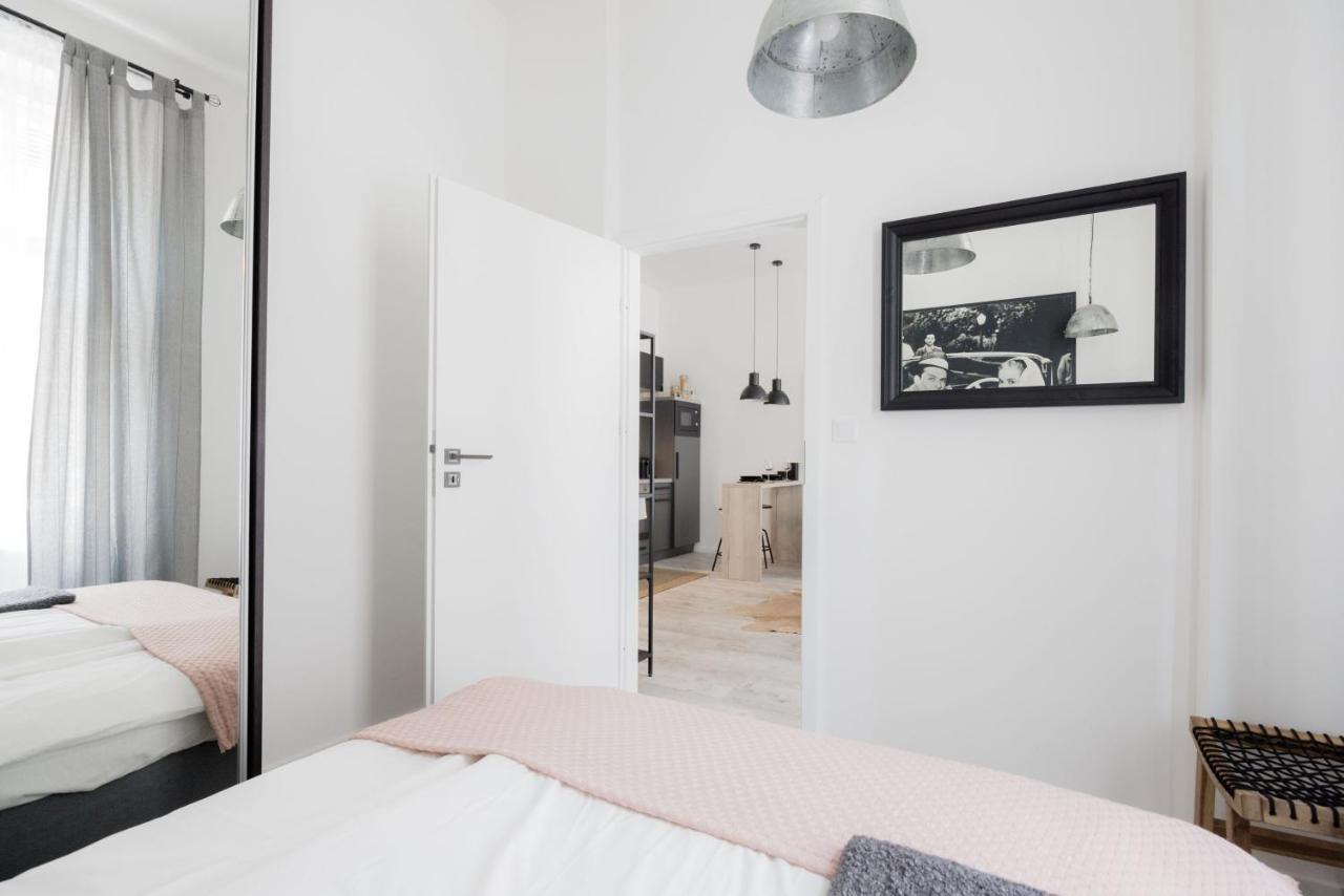Two-Bedroom Apartment Next To Music Academy Budapeszt Zewnętrze zdjęcie